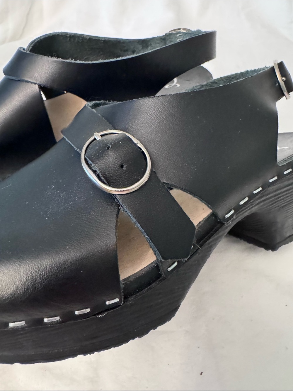 Calou Astrid 37 RARE Medium 2" Heel Women’s Black Leather Buckle Clog Mules - Picture 8 of 9